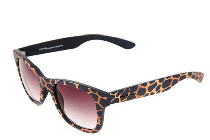 Gafas de leopardo firmadas por Italia Independent, la marca de Lapo Elkan. Las podéis encontrar en Colette por 198 euros.