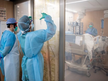 Profesionales, en el hospital Clínic de Barcelona.