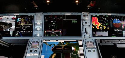 Vista de la cabina de un Airbus.