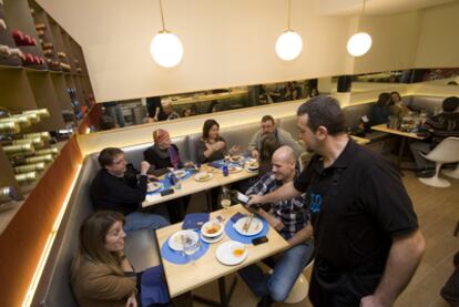 Comedor del restaurante Mui, en el barrio madrileño bautizado como TriBall