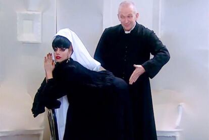 Lady Gaga y Jean-Paul Gaultier en un fotograma del documental <i>Gaga, by Gaultier</i>