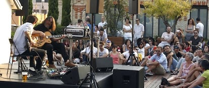 Concierto de los guitarristas Suso y Emilio Saiz en La Casa Encendida.