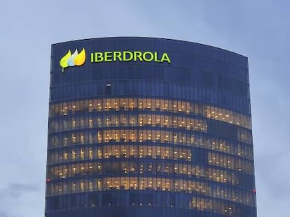 Kutxabank pone a la venta su 31% en Torre Iberdrola