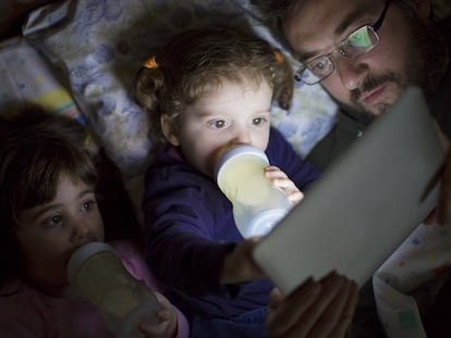 La Pediatric Academic Societies alerta de que cuanto más 
tiempo pasen los niños de 
entre seis meses y dos años 
delante de dispositivos electrónicos más posibilidades tienen de manifestar retrasos en el habla.