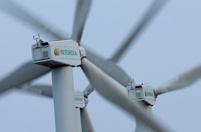 FILE PHOTO: The logo of Spanish utilities company Iberdrola is displayed on wind turbines at Mt Oiz, near Durango, Spain, February 20, 2023. REUTERS/Vincent West/File Photo