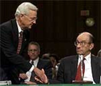 El secretario del Tesoro, Paul O&#39;Neill, y Alan Greenspan.