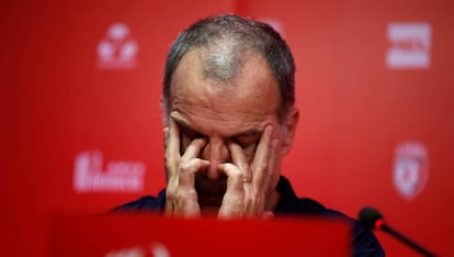 Marcelo Bielsa, en una rueda de prensa como entrenador del Lille.