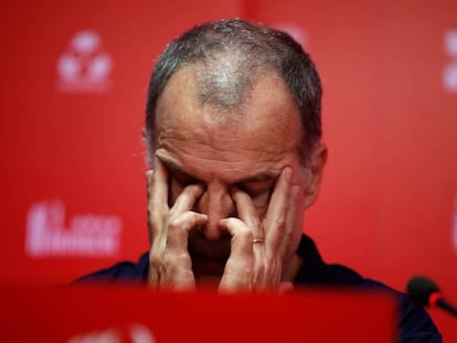 Marcelo Bielsa, en una rueda de prensa como entrenador del Lille.