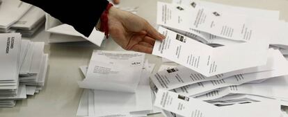 Recuento de votos en las elecciones del domingo.