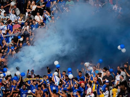 El apoyo de los fanáticos de la selección de Israel, este jueves en el estadio de la ciudad de La Plata, Argentina.