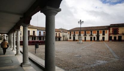 La plaza principal de Navalcarnero, bajo la que se ha construido una red de cuevas.