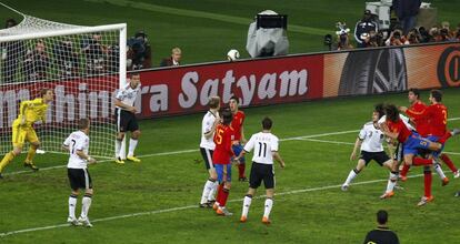 Puyol marca el gol que clasificó a España para la final del Mundial de Sudáfrica tras derrotar a Alemania 1-0