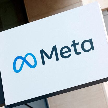 FILE PHOTO: The logo of Meta Platforms' business group is seen in Brussels, Belgium December 6, 2022. REUTERS/Yves Herman/File Photo