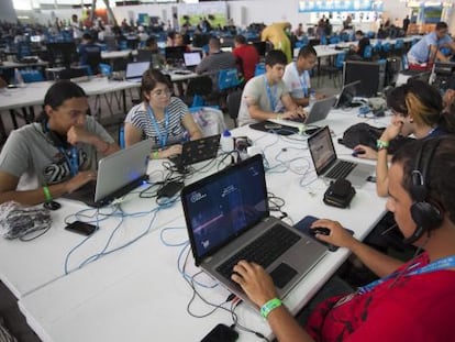 J&oacute;venes en la Campus Party de S&atilde;o Paulo.