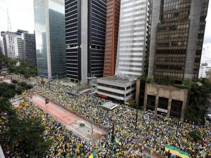 Protesto anti-Dilma na Paulista, em mar&ccedil;o.