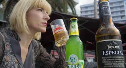 Imagen de las cervezas canarias Tropical y Dorada.