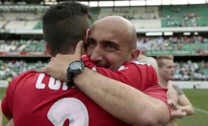 Abelardo, tras lograr el ascenso con el Sporting.