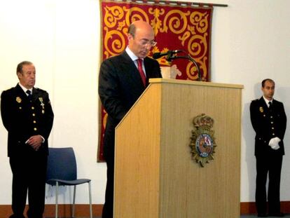 Carlos Urquijo en el día de los Santos Ángeles Custodio, festividad del Cuerpo Nacional de Policía, en Vitoria.