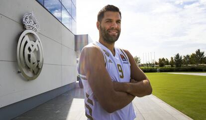 Felipe Reyes, junto al pabellón de baloncesto de Valdebebas. Álvaro García