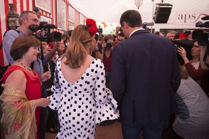 La presidenta de Andalucía, Susana Díaz, junto al líder del PSOE, Pedro Sánchez en la Feria de Sevilla.