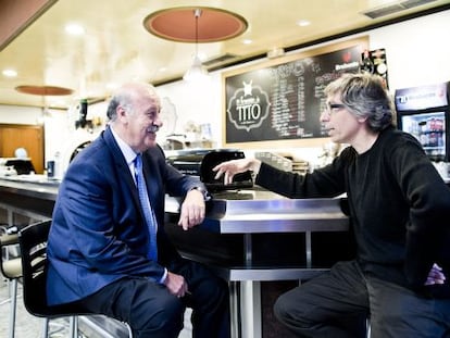 Vicente del Bosque (l) chats with writer and filmmaker David Trueba.