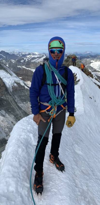 Óscar Gogorza, autor del reportaje, en la cima.