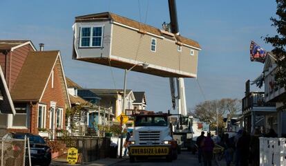 Reposici&oacute;n de casas afectadas en Long Beach (Nueva York).