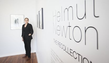 Patricia Conde en la galería donde se expone 'The Recollection'.