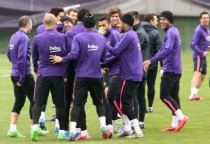 Los jugadores del Barça, durante un entrenamiento