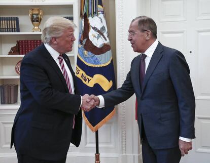 Donald Trump, ayer en Washington con el ministro ruso de Exteriores, Sergei Lavrov.