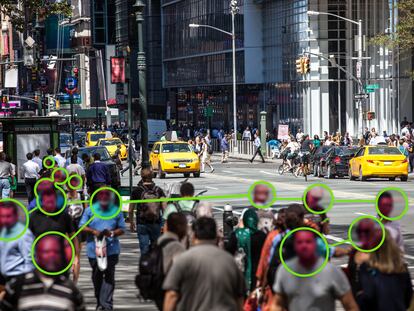 Sistema de reconocimiento facial usado en una calle de Nueva York, Estados Unidos.