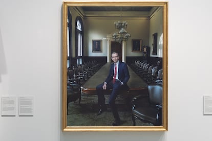 Pablo Hernández de Cos, exgobernador del Banco de España, retratado por Annie Leibovitz.