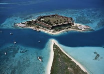 Vista aérea del fuerte Jefferson, en el parque nacional de Tortugas Secas, en Florida.