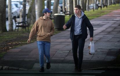 El hijo de la infanta Elena, Felipe Marichalar, y su primo Juan Urdangarin, en Vitoria el pasado diciembre.