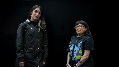 Aura García Junco y Dahlia De La Cerda en la Feria Internacional del Libro 2023.