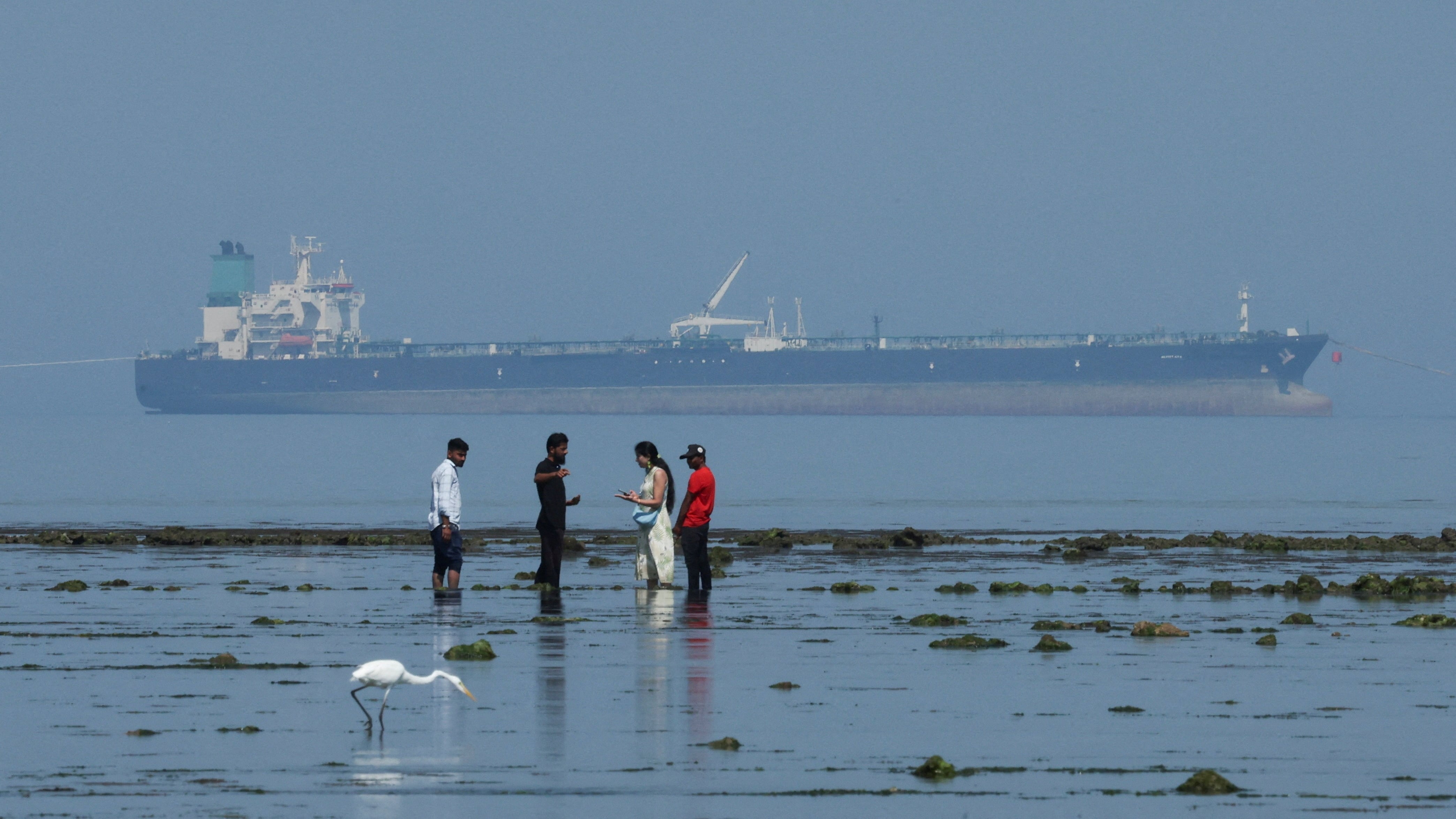 Estados Unidos levanta las sanciones a los petroleros rusos durante un mes