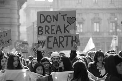 Varios manifestantes en una protesta contra el cambio climático, en Roma (Italia) en marzo de 2023. 