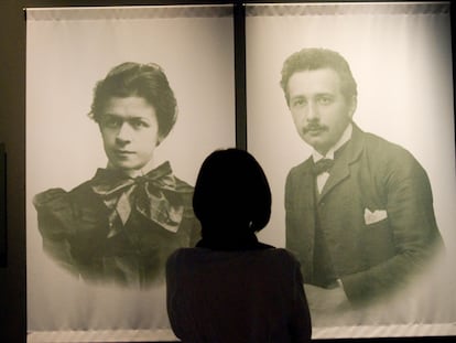 Retratos de Mileva y Albert Einstein, en el Museo Histórico de Berna (Suiza), en el que también se encuentra desde 2005 el Museo de Einstein.