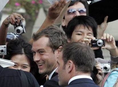 Jude Law, en el estreno de <i>Sleuth,</i> en Toronto.