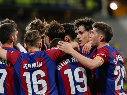 Los jugadores del FC Barcelona celebran un gol durante un partido reciente.