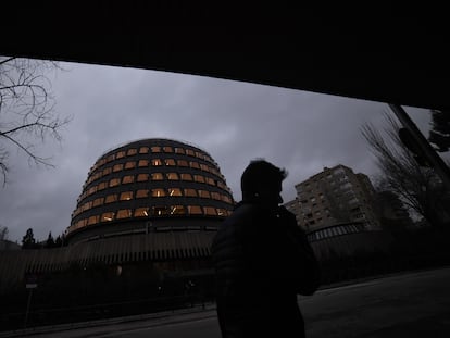 Fachada de la sede del Tribunal Constitucional, a 21 de diciembre de 2022, en Madrid.