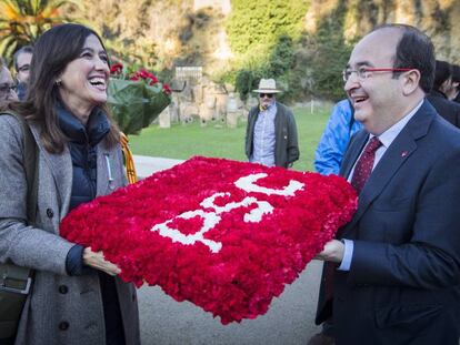 Nuria Parlon y Miquel Iceta, fotografiados en el homenaje a Lluis Companys, en el aniversario de su fusilamiento.