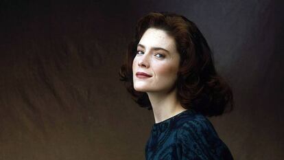 Retrato promocional de Lara Flynn Boyle de 1990, año en que se hizo famosa en todo el mundo gracias a su papel de Donna en 'Twin Peaks'.