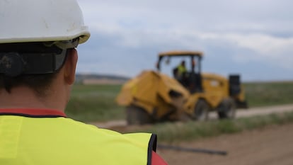 Trabajos de instalación de fibra óptica.