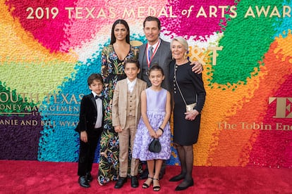 El actor posa junto a su familia en una entrega de premios de 2009.