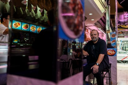 Cavestany, el 26 de agosto, en el Paraíso del Jamón, uno de los lugares que frecuenta y que aparece en 'Madrid, Ext.'