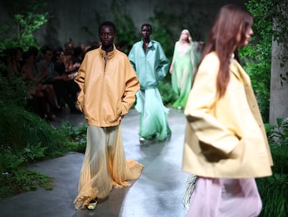 Un instante del desfile crucero de Gucci.