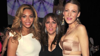 De izquierda a derecha: Beyonc&eacute;, Lorraine Schwartz y Blake Lively.