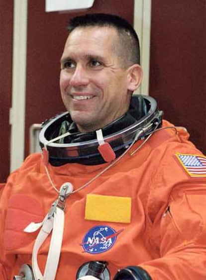 William Oefelein, piloto de la Marina que integró la tripulación del <i>Discovery</i> en una misión a la Estación Espacial Internacional en diciembre del año pasado. Oefelein y Nowak nunca han coincidido en la misma misión, según la NASA.