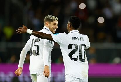 Fede Valverde y Vinicius Júnior celebran uno de los goles de la final.